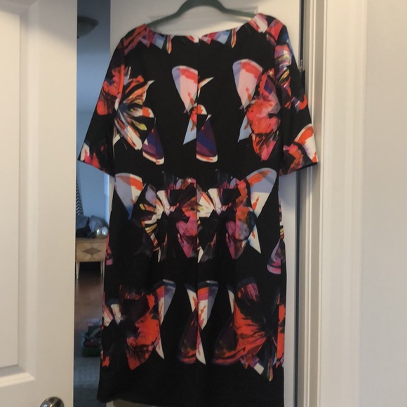 Tahara Short Sleeve Butterfly Dress - Picture 2 of 3
